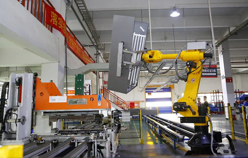南頭家電基地精準(zhǔn)施策，保障企業(yè)穩(wěn)復(fù)產(chǎn)